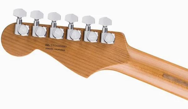 Fender LTD Am Ultra Strat NAT HSS, detalj 5